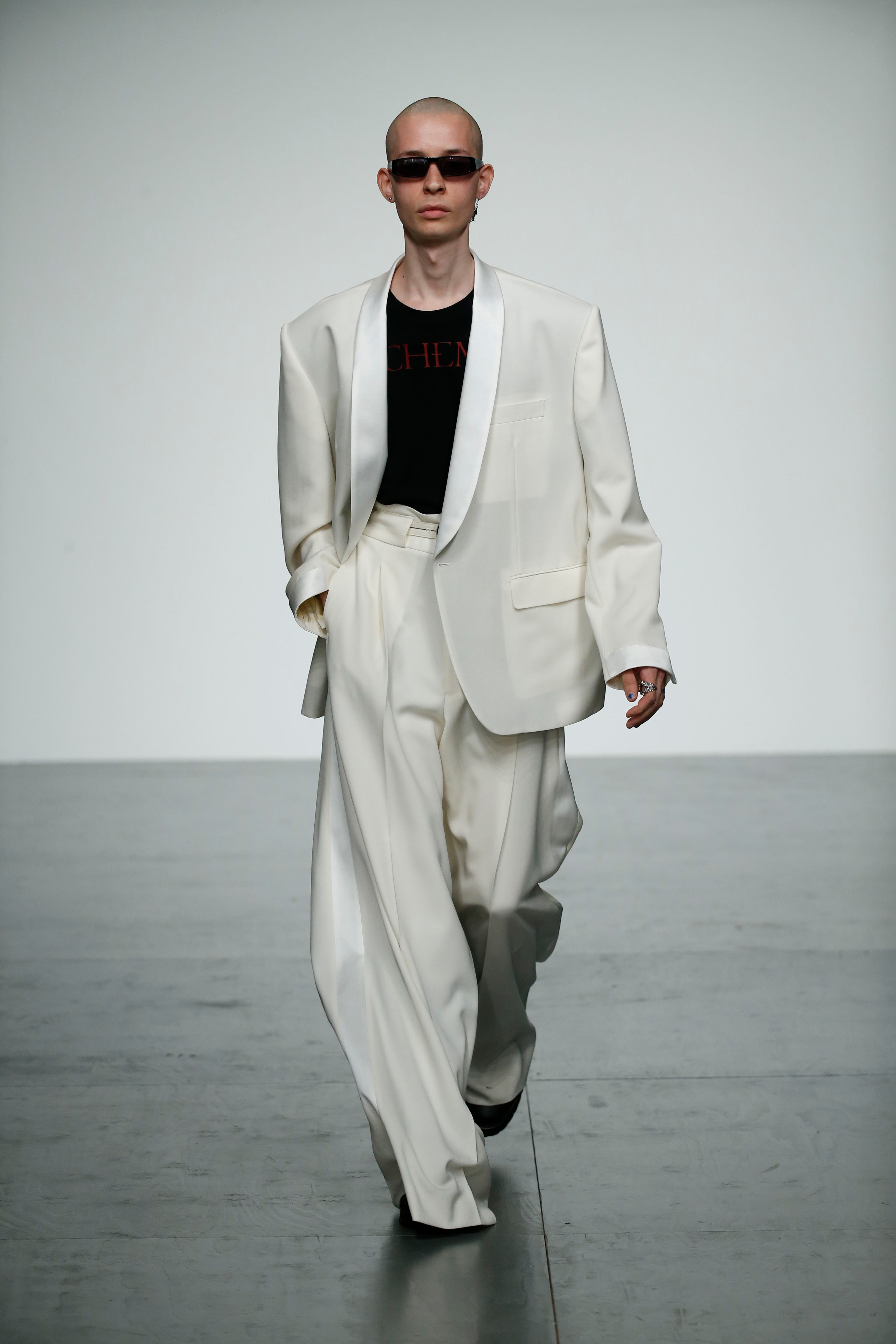 London Collections Men's Primavera/Estate 2018 John Lawrence Sullivan